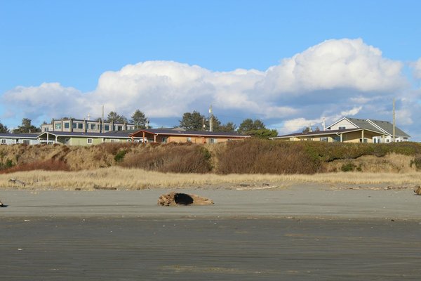 Discover Top UK Spots for Engaging Guided Tours in British Aviation History